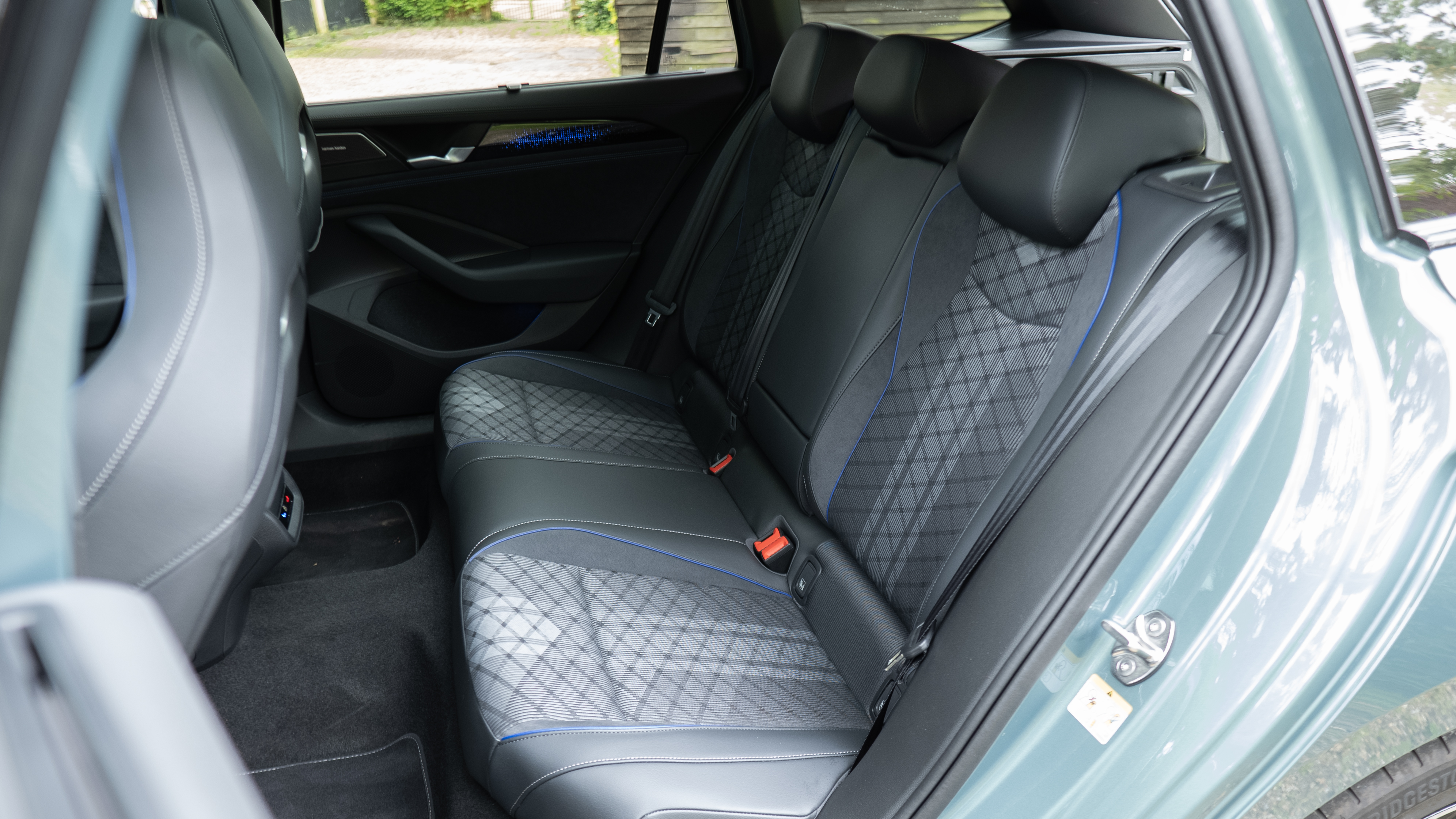 VOLKSWAGEN PASSAT ESTATE 1.5 eTSI Life 5dr DSG